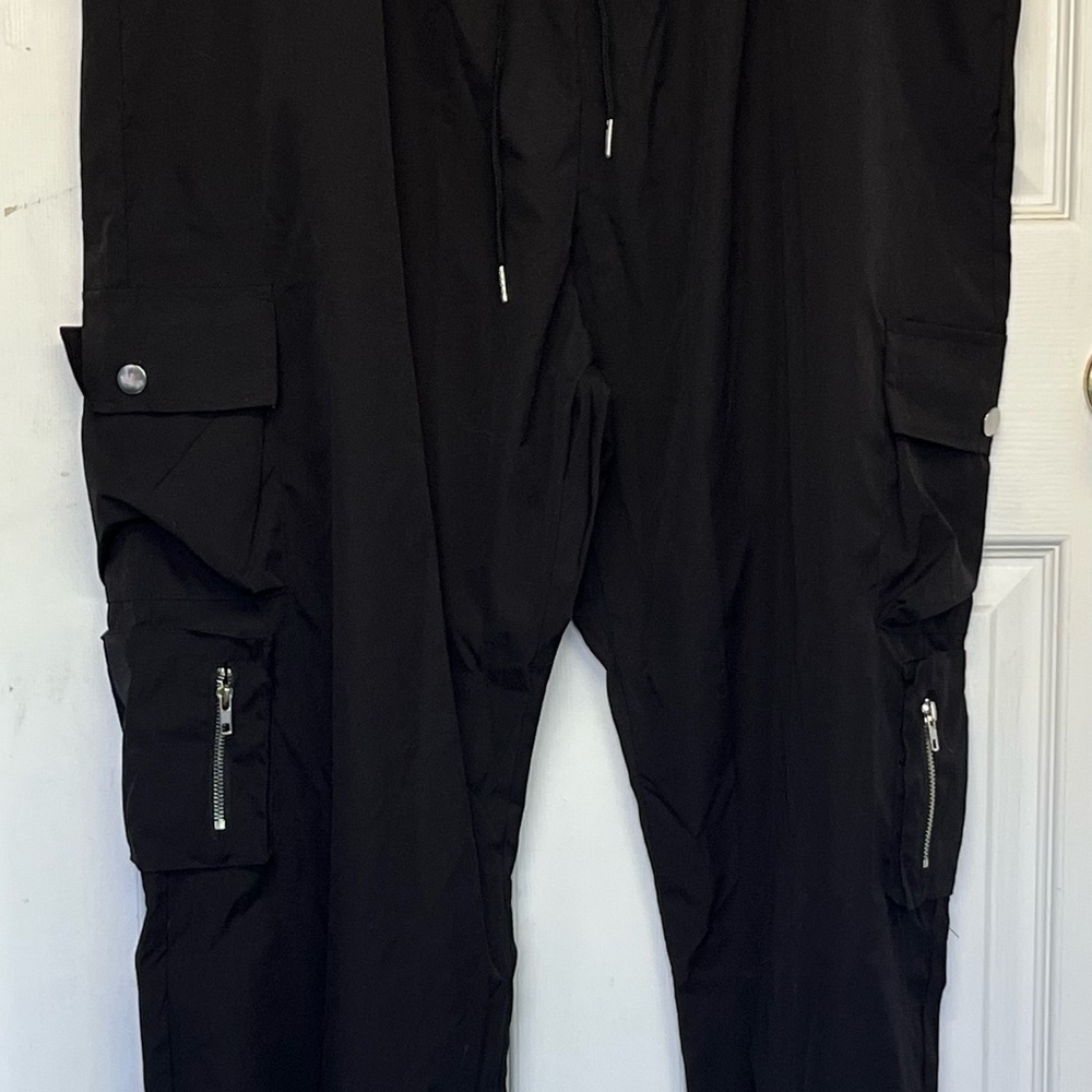 SHEIN EZwear Joggers with pant leg pockets